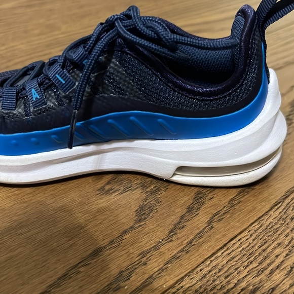 Nike Air Max - Picture 2 of 4